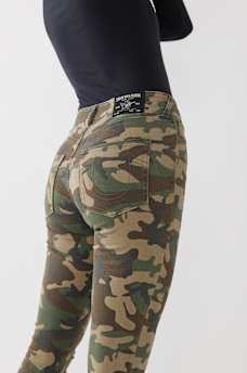 JENNIE CAMO CURVY SKINNY JEAN