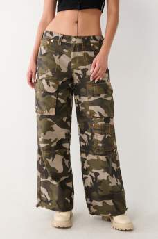 JESSIE BIG T CAMO CARGO SUPER BAGGY PANT
