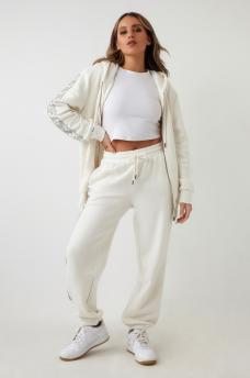 PANTALONES JOGGER BOYFRIEND DE TIRO ALTO CON HERRADURA EN CRISTALES, image 4