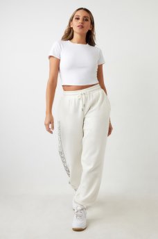 PANTALONES JOGGER BOYFRIEND DE TIRO ALTO CON HERRADURA EN CRISTALES, image 1