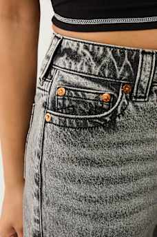 BOBBI SUPER DISTRESSED MID RISE BAGGY JEAN, image 8