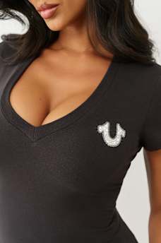CRYSTAL TRUE LOGO V NECK TEE, image 6