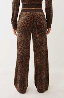 VELOUR CRYSTAL HORSESHOE STRAIGHT LEG SWEATPANT, image 4