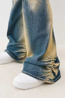 RUCHED MID RISE FLARE JEAN, image 7