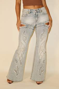 TRUE RELIGION X BELLA DOÑA MID RISE CUT OUT FLARE JEAN, image 4