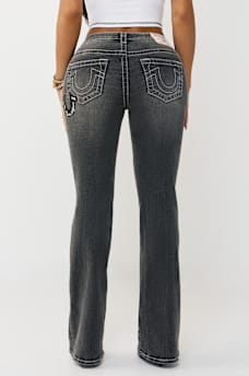 JEANS CORTE DE BOTA BECCA DE TIRO MEDIO CON APLIQUE, image 8