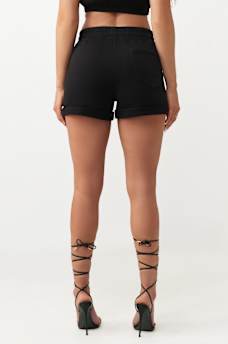 SHORT SPORTIF AVEC &Eacute;TIQUETTE
