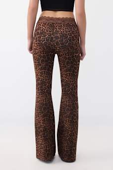 PANTALON COUPE BOTILLON AVEC TAILLE EN DENTELLE ET CRISTAUX, image 6