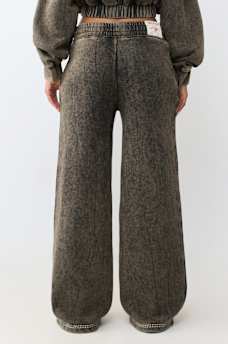 SUPER T WASHED LOW RISE STRAIGHT LEG PANT