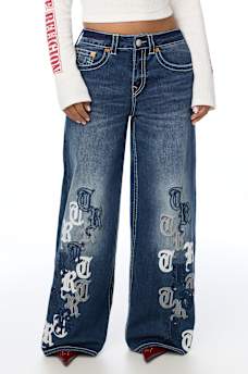 JESSIE MID RISE APPLIQU&Eacute; BIG T SUPER BAGGY JEAN