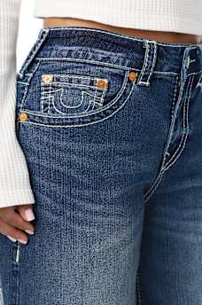 JESSIE MID RISE APPLIQU&Eacute; BIG T SUPER BAGGY JEAN