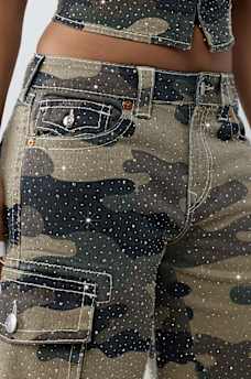 CAMO CARGO BIG T FLAP JORT
