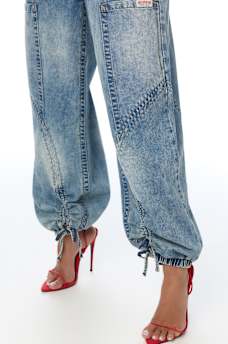 PANTALONES JOGGER 2002 CON HERRADURA