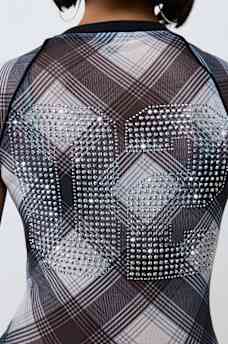 CRYSTAL PLAID RAGLAN MESH TOP