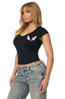 CRYSTAL WING PLUNGE  TEE