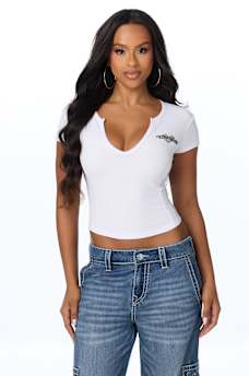 CRYSTAL SCRIPT WING NOTCH TEE
