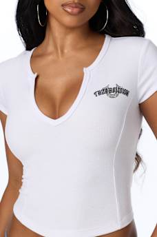 CRYSTAL SCRIPT WING NOTCH TEE