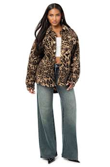 HORSESHOE EMBROIDERED SHERPA SHACKET