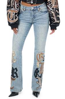 BECCA MID RISE APPLIQU&Eacute; FLAP BOOTCUT JEAN