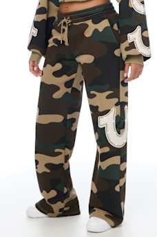 APPLIQU&Eacute; CAMO LOW RISE STRAIGHT LEG SWEATPANT