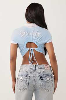 CAMISETA DEPORTIVA CON CUELLO Y ESPALDA ABIERTA, image 2