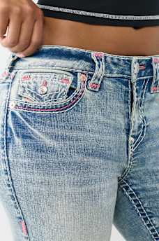 BECCA MID RISE SUPER T APPLIQU&Eacute; FLAP BOOTCUT JEAN, image 6