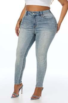 PLUS JENNIE MID RISE CURVY SKINNY JEAN
