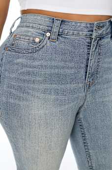 PLUS BILLIE MID RISE STRAIGHT JEAN