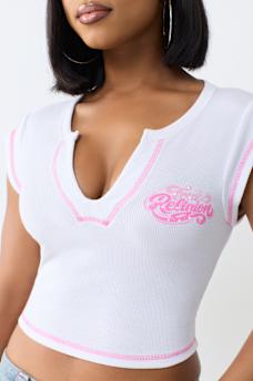 CRYSTAL ICE CREAM RIBBED NOTCH TEE