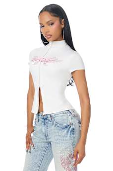CRYSTAL KEYHOLE CAP SLEEVE TOP