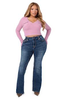 PLUS BECCA MID RISE APPLIQU&Eacute; SUPER T FLAP BOOTCUT JEAN