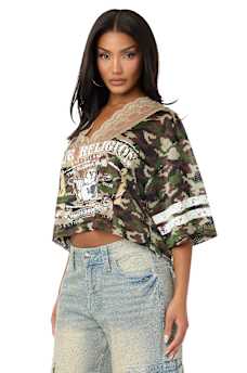 TOP ESTILO CAMISETA DE F&Uacute;TBOL CON ENCAJE