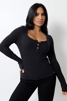 RIBBED METALLIC LOGO HENLEY TEE, image 2