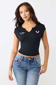 HORSESHOE V-NOTCH TEE