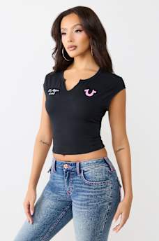 HORSESHOE V-NOTCH TEE
