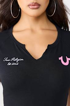HORSESHOE V-NOTCH TEE