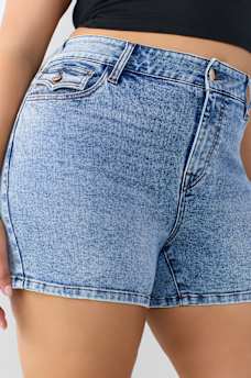 PLUS JENNIE MID RISE FLAP CURVY SHORT