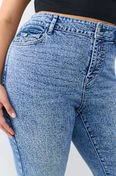 PLUS BILLIE MID RISE FLAP STRAIGHT JEAN