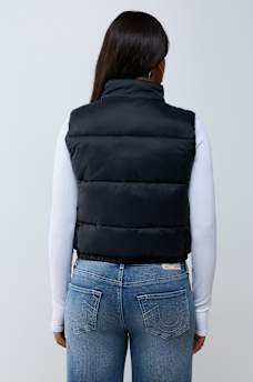 CHALECO ACOLCHADO CON ESTAMPADO INTEGRAL
