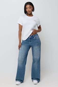 HORSESHOE WING CREWNECK TEE