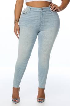 PLUS JENNIE MID RISE CRYSTAL HORSESHOE FLAP CURVY SKINNY JEAN