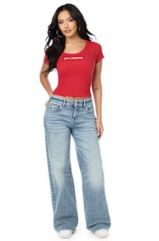 CAMISETA BABY TEE DE BUDA CON CUELLO REDONDO ACANALADA Y FRUNCIDA