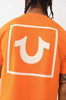 FLOCKED HORSESHOE LOGO TEE