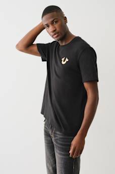 CAMISETA DE CUELLO REDONDO CON LOGOTIPO MET&Aacute;LICO DE BUDDHA ESTAMPADO