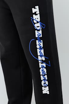 PUFF-PRINT LOGO SCRIPT PANT