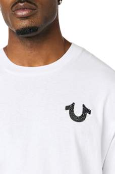 DISTRESSED HORSESHOE TEE