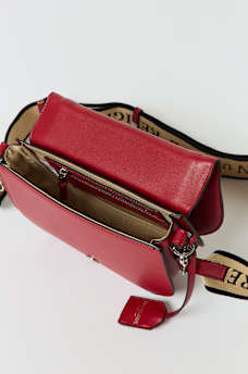 STITCHED HORSESHOE FLAP CROSSBODY BAG, image 8