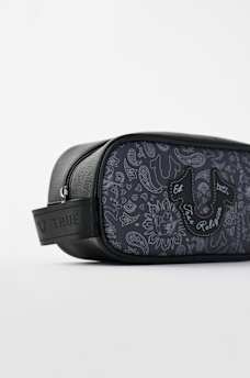 ESTUCHE PARA COSM&Eacute;TICOS CON ESTAMPADO DE BANDANA Y HERRADURAS, image 5