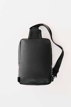 METAL CLASP LOGO SLING BAG, image 5