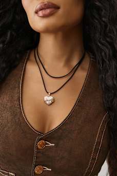 CRYSTAL HEART WRAPPED CHOKER NECKLACE